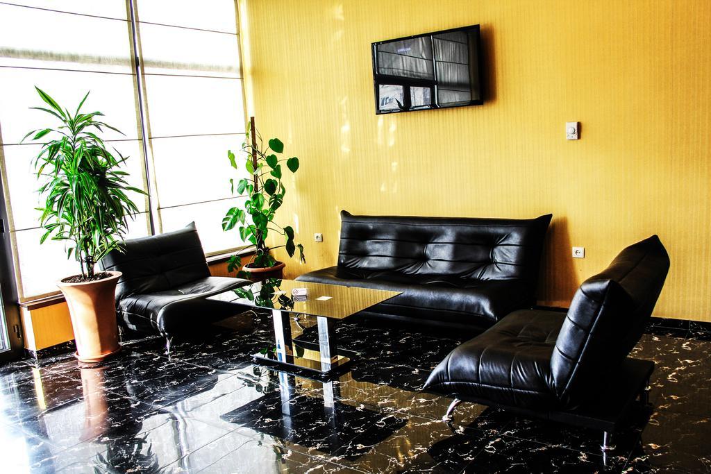 Royal Georgia Hotell Tbilisi Exteriör bild