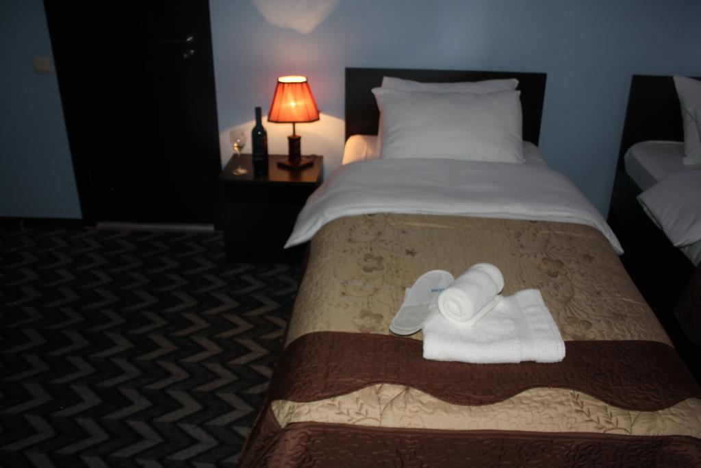Royal Georgia Hotell Tbilisi Rum bild