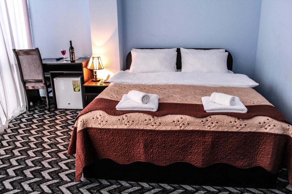 Royal Georgia Hotell Tbilisi Rum bild