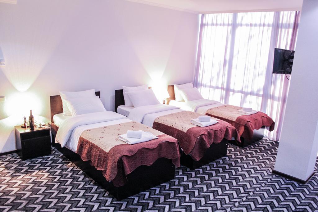 Royal Georgia Hotell Tbilisi Rum bild